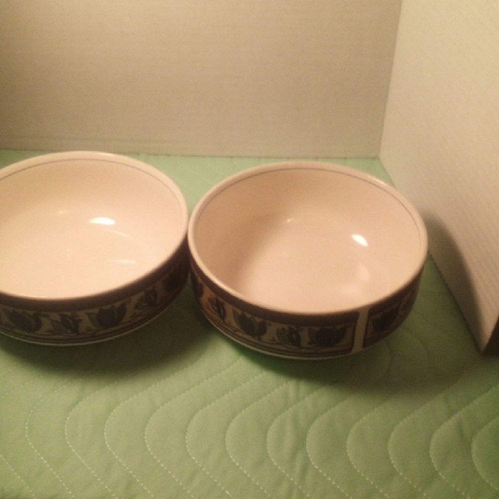 Set of Two Cream and Brown Bowls